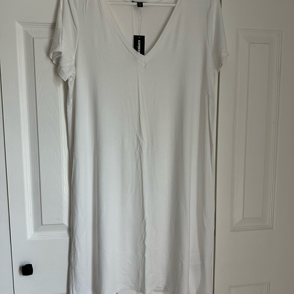 NWT Express White V-Neck T-shirt Dress